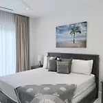 Cable Beach Condo Large Private Patio With Bbq
