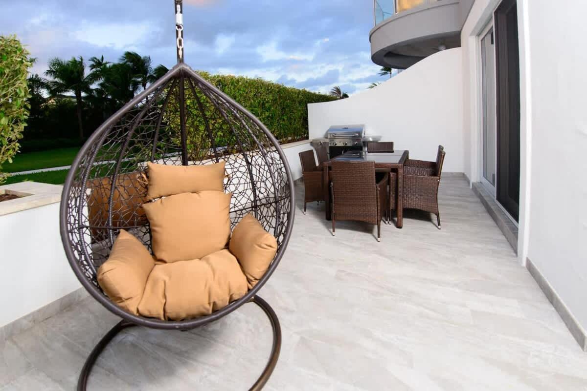 Cable Large Private Patio With Bbq Nassau